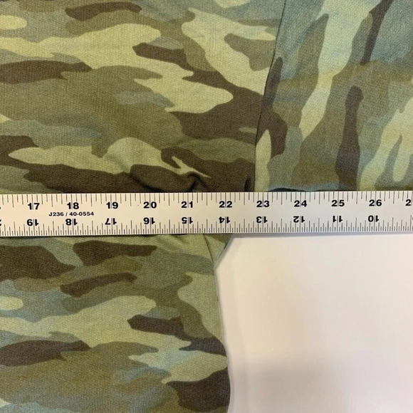 Caslon Women's Crew Neck Long Sleeve Sweatshirt in Green Spring Camo Size M NWT - Picture 8 of 9